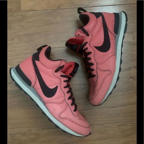Nike Other - Nike Internationalist Mid Red Sneakers